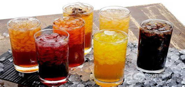 街頭冰飲衛(wèi)生堪憂，病從口入，管住自己的嘴