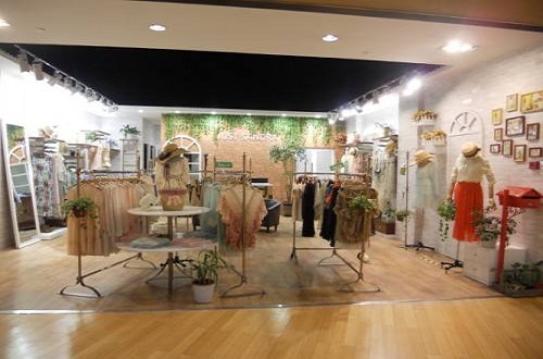服飾品牌杰艾絲推出2019女裝新品，引領國際時尚