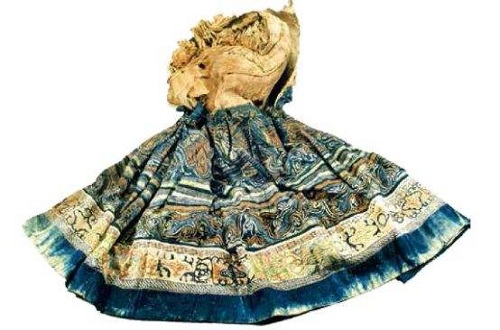 服裝品牌實(shí)體店集體關(guān)門(mén)，民族服飾品牌的出路在哪里