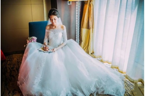 結(jié)婚婚紗選什么牌子的呢？什么牌子的婚紗好一點(diǎn)？中國(guó)婚紗十大品牌排行榜