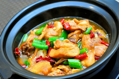 如何學(xué)習(xí)烹飪正宗的黃燜雞米飯？在哪學(xué)習(xí)比較好？