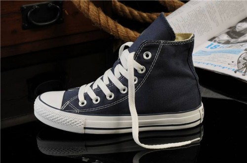 經(jīng)典的板鞋牌子Converse 喜愛板鞋的你不容錯(cuò)過