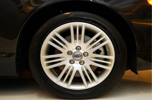 國內(nèi)汽車輪轂十大品牌，哪些品牌的輪轂最實(shí)用安全？