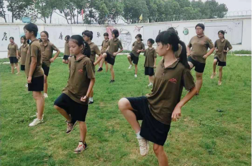 夏令營(yíng)回顧|熱火朝天的操課訓(xùn)練，體會(huì)有愛(ài)的集體生活