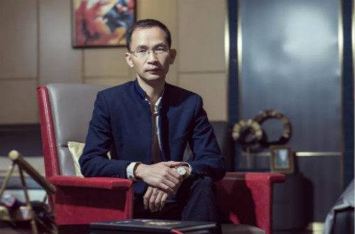 遵義德國瑪堡壁紙總經(jīng)理張偉先生是如何帶領(lǐng)企業(yè)做大做強