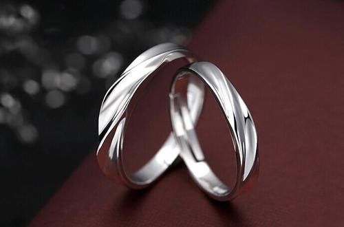 婚戒的戴法：男士婚戒，展示不同氣質