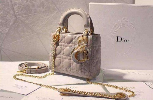 女包品牌排行 國內(nèi)外知名女包品牌特點(diǎn)分享 哪個女包適合你？