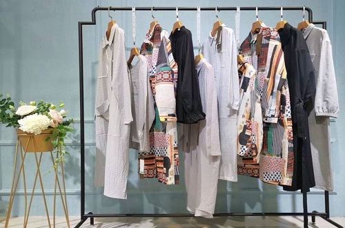 中老年高檔服裝品牌有哪些，中老年高檔服裝十大品牌介紹