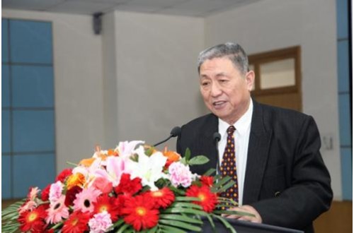 經(jīng)濟(jì)學(xué)家滕道陽教授應(yīng)邀在中國科學(xué)家經(jīng)濟(jì)學(xué)家年會(huì)上發(fā)表精彩演講