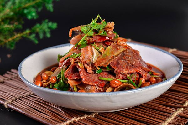 紫燕百味雞：國(guó)民日常熟食，走進(jìn)30多萬家庭的餐桌