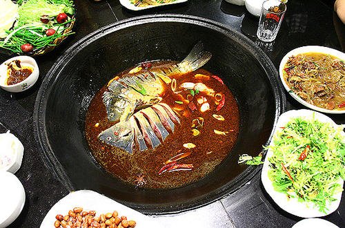 國產(chǎn)鑄鐵鍋哪個質(zhì)量好 三廈鐵鍋品質(zhì)高，性能穩(wěn)定