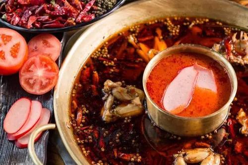 哥老官火鍋?zhàn)钚率录郝?lián)手樂樂茶推奶茶火鍋